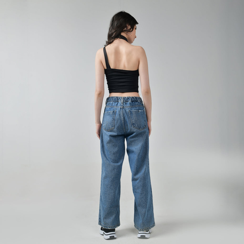 Baggy Jeans & Black Buckle Crop Top - I Z F