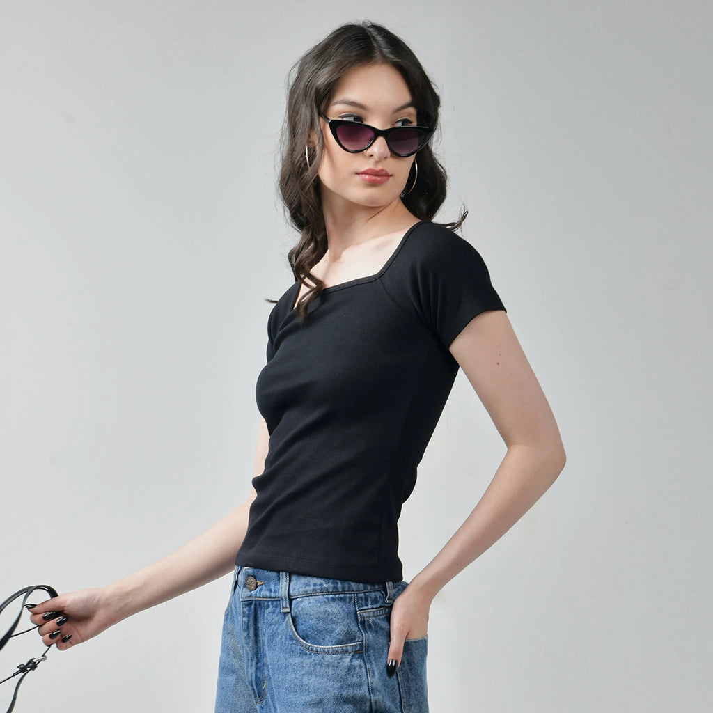 Baggy Jeans & Square Neck Top - I Z F