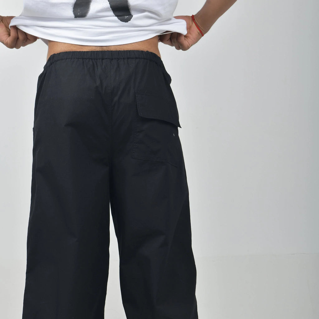 Black Oversized Parachute Pants - I Z F